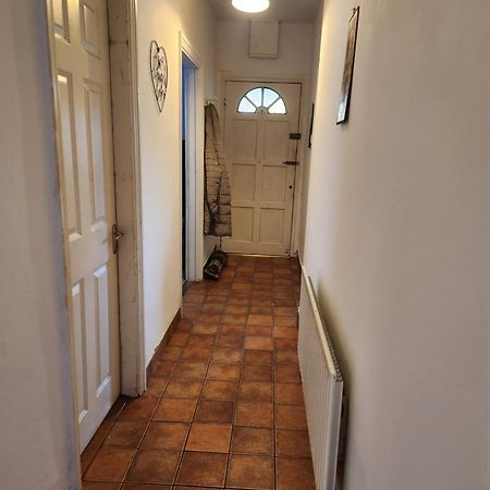 Private Room To Rent ميدليتون المظهر الخارجي الصورة